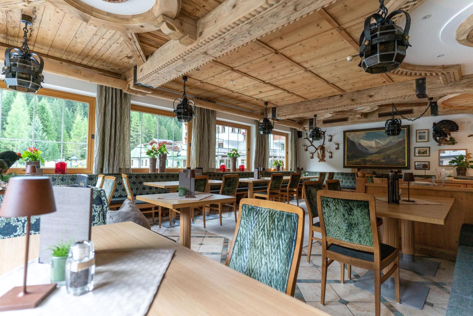 Neuhintertux Hotel 4*