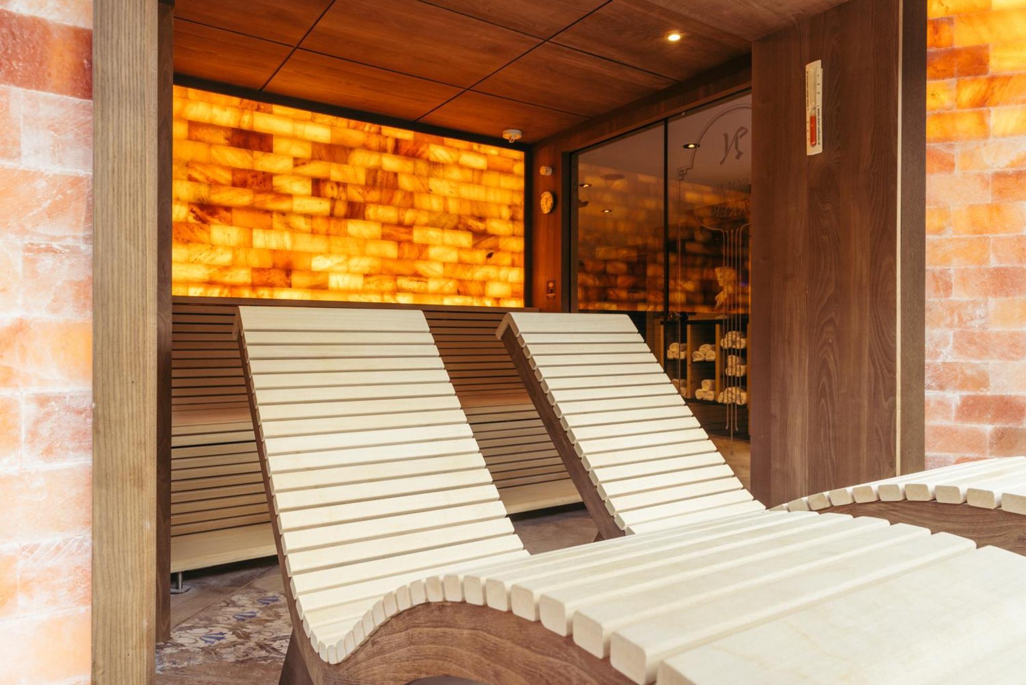 Neuhintertux Hotel 4*