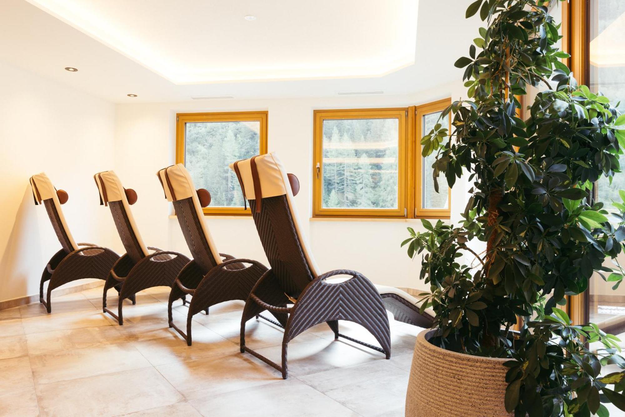 Neuhintertux Hotel 4*