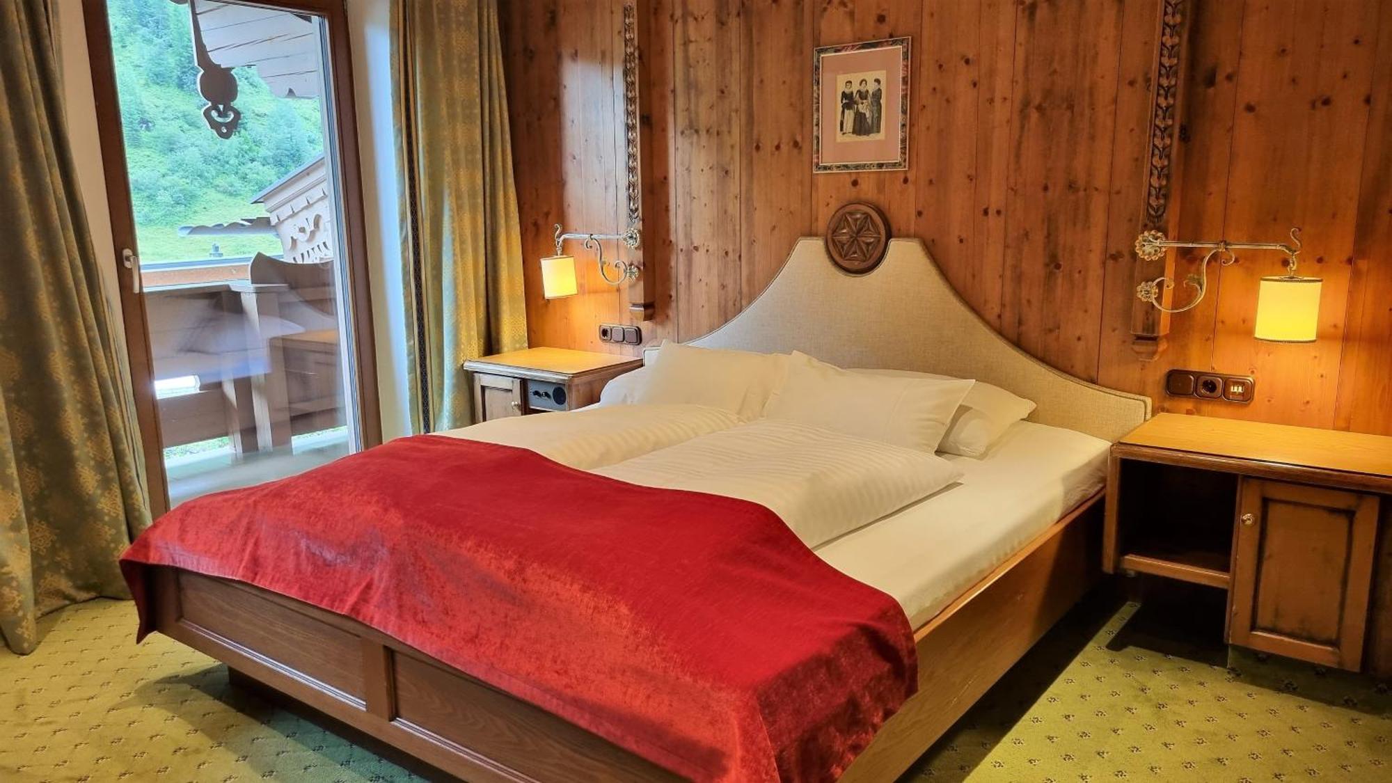 Neuhintertux Hotel 4*